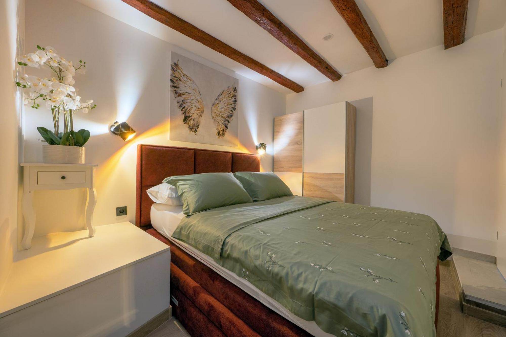 Bernard Deluxe Renovated Peaceful Old Town Gem Apartment สปลิท ภายนอก รูปภาพ