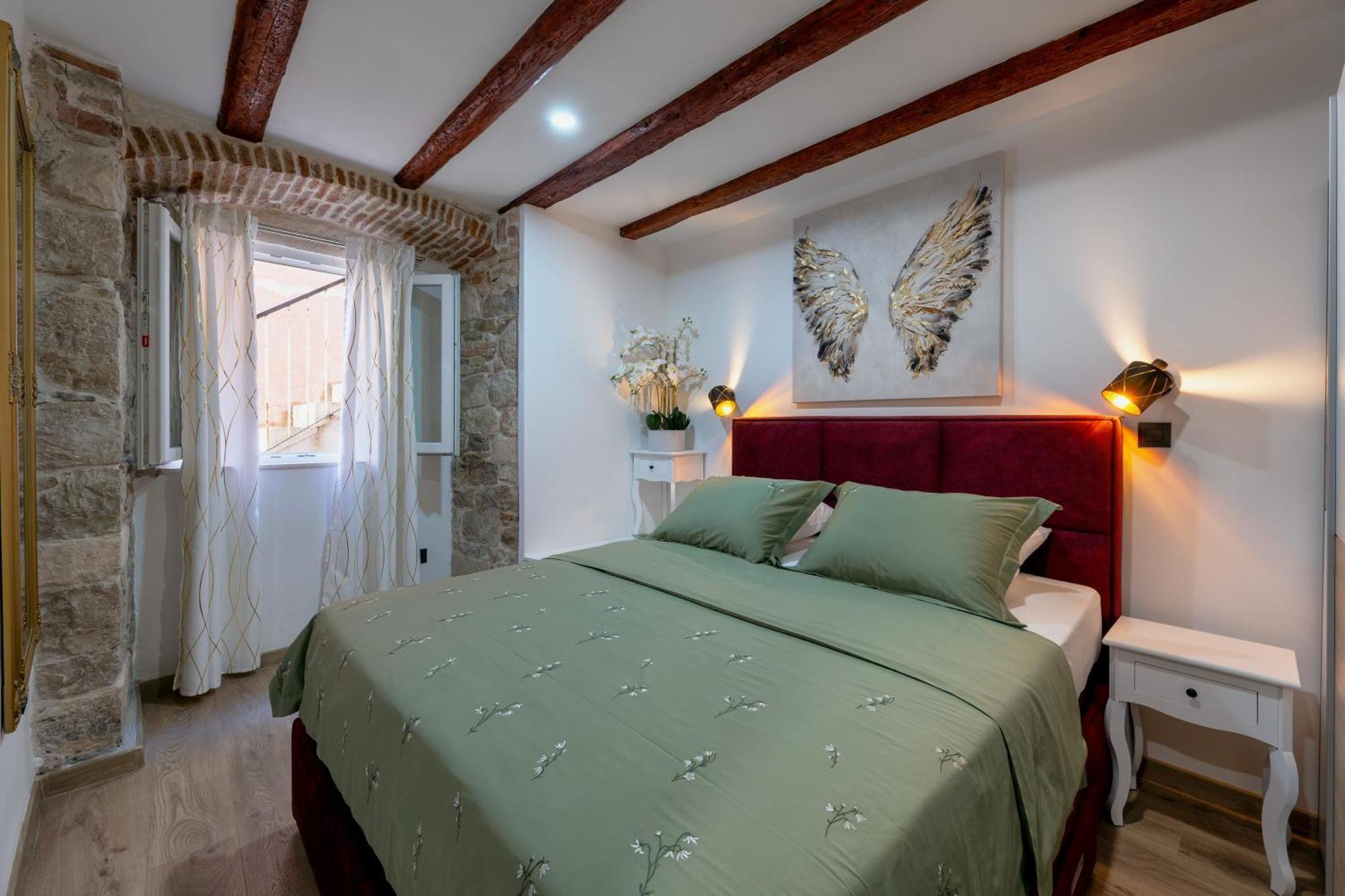 Bernard Deluxe Renovated Peaceful Old Town Gem Apartment สปลิท ภายนอก รูปภาพ