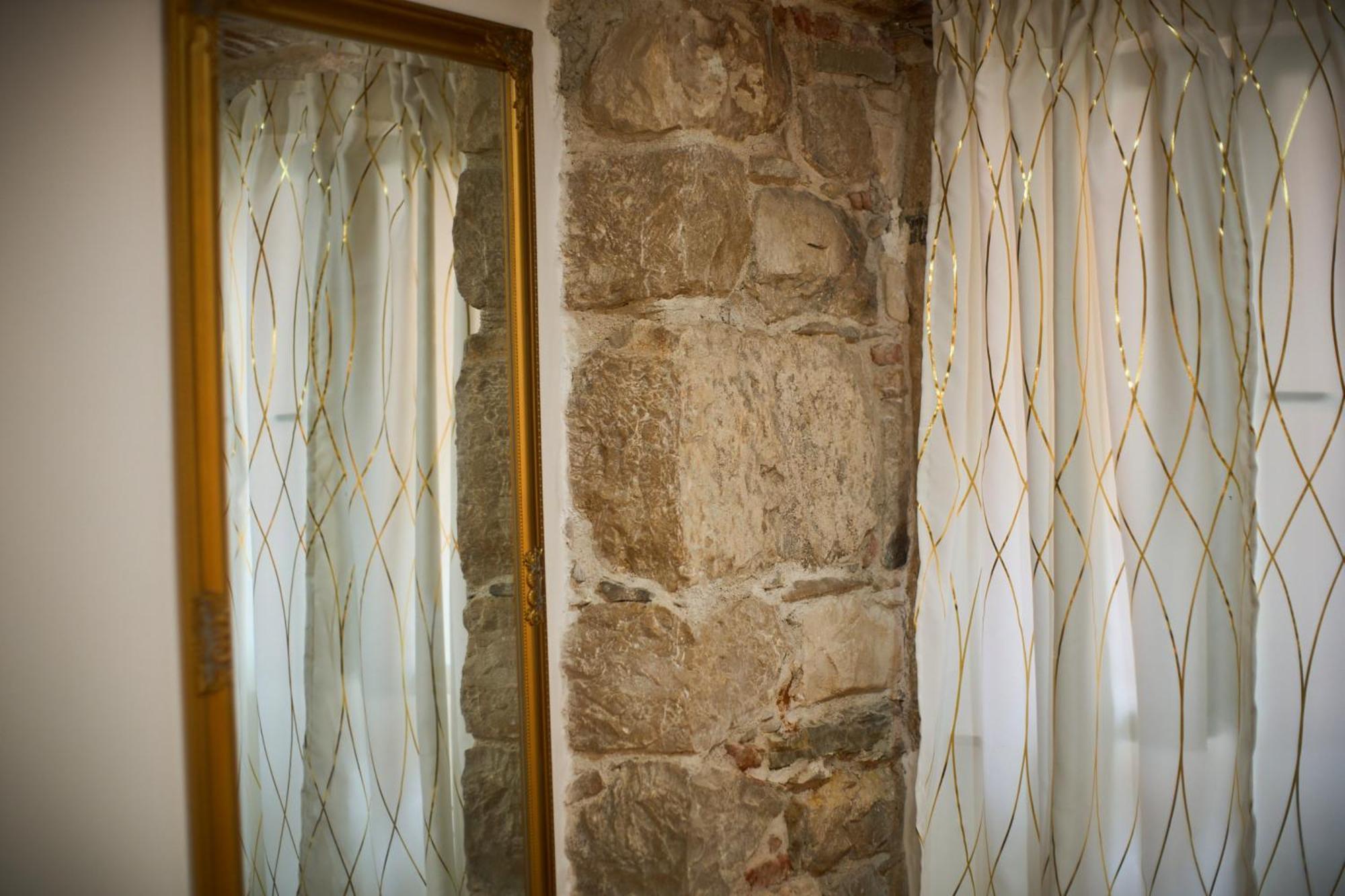Bernard Deluxe Renovated Peaceful Old Town Gem Apartment สปลิท ภายนอก รูปภาพ
